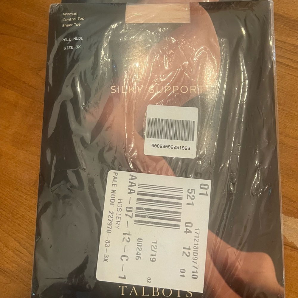 2 PR Talbots Silky Sheer Pantyhose Pale Nude Sz 3X